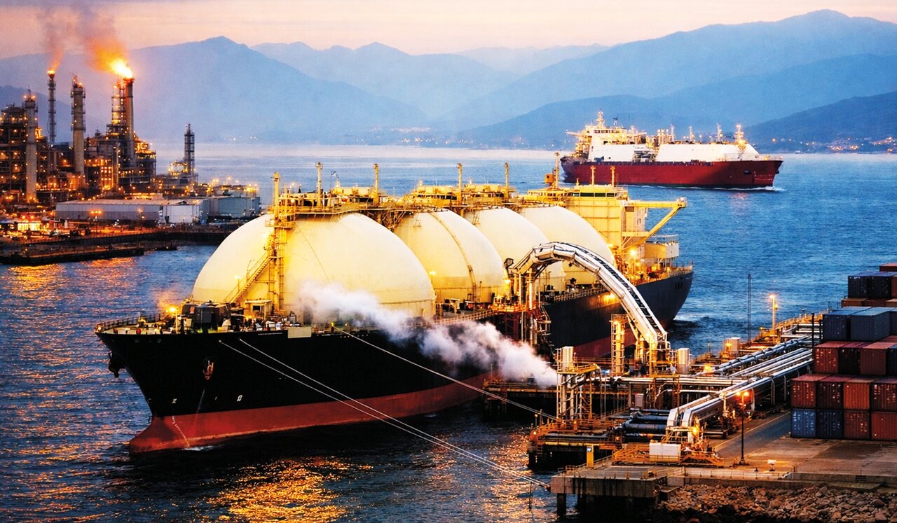 TotalEnergies y ExxonMobil prevén 400 buques al año en Afungi con la reanudación de los megaproyectos de GNL.