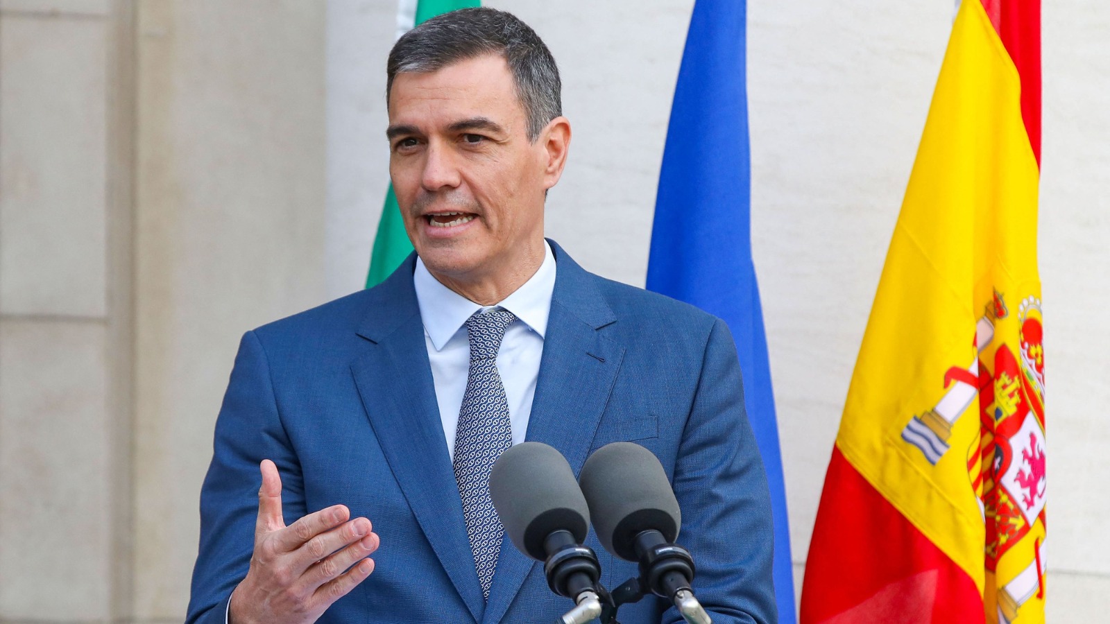 Sánchez desempolva el "no a la guerra" para responder a las amenazas de Trump
